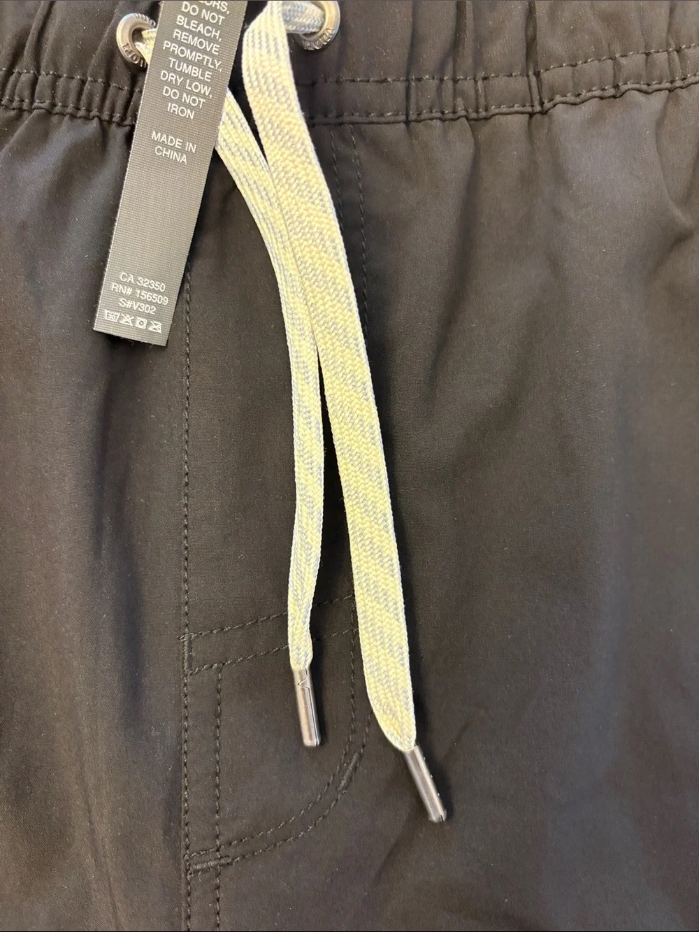 Vuori Men's Black Kore Short with Contrast Drawstring XL